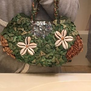 mido collection Purse made with wood shells